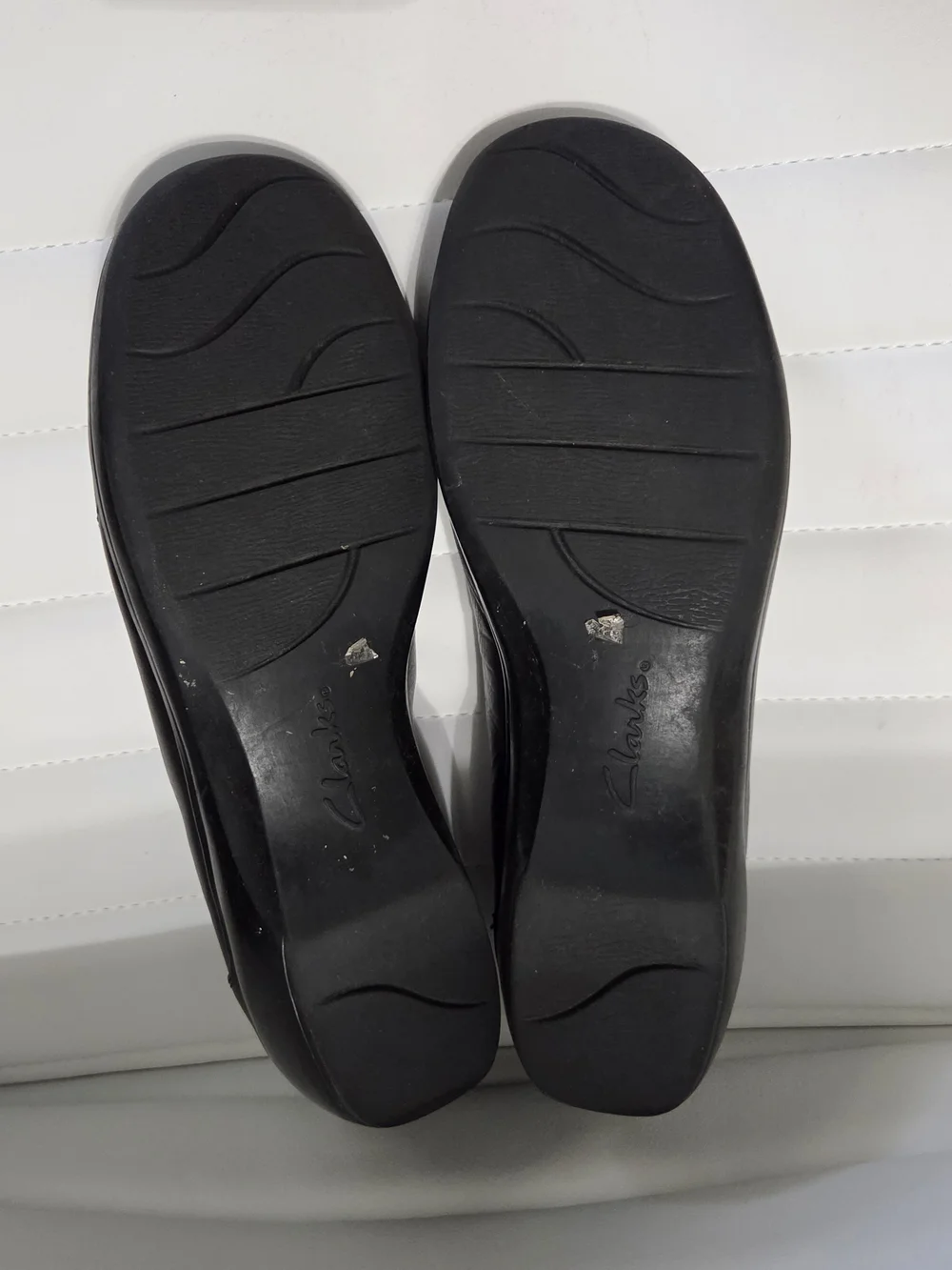 Clarks Bendables Women's Black Leather Slip-On Loafers / Comfort Low Wedge Shoes